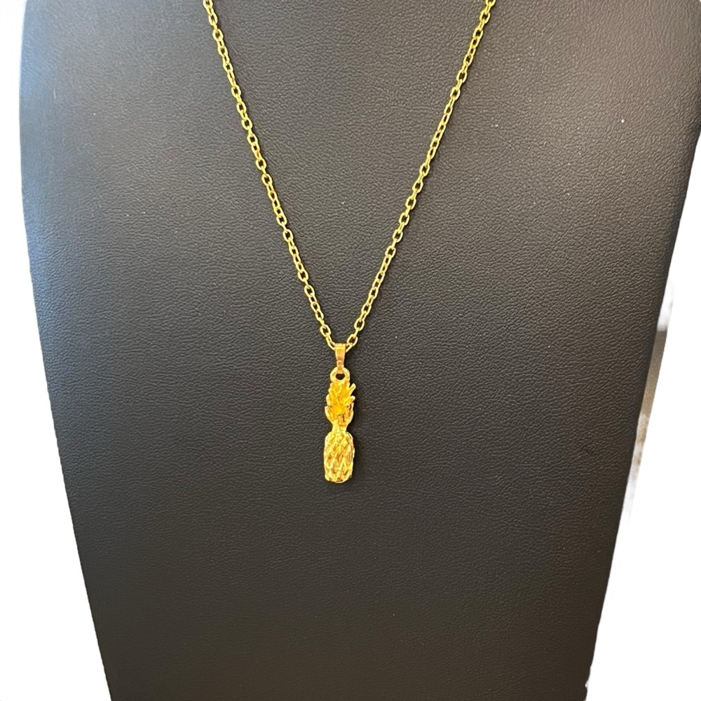 PINEAPPLE‎ NECKLACE Gold Tone Tropical Vacation Resortwear 18” Pendant 1” Shiny